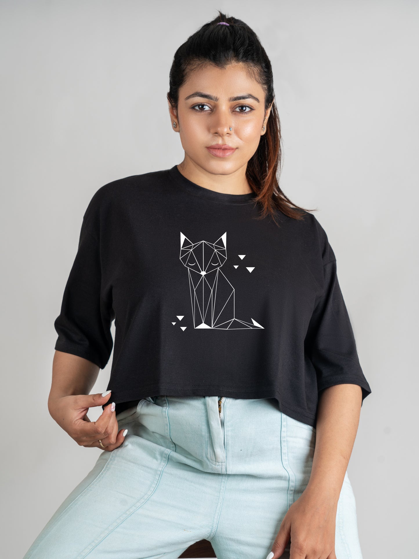 Fox Sitting DropShoulder Crop-Black